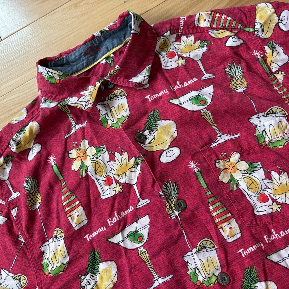 Tommy Bahama Silk Hawaiian Shirt Men Sz M Red Cocktail Short Sleeve Button Up